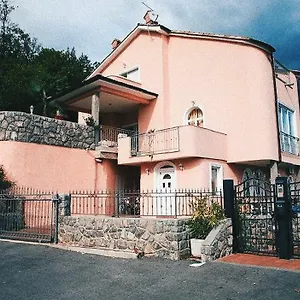 Apartament Mihaela